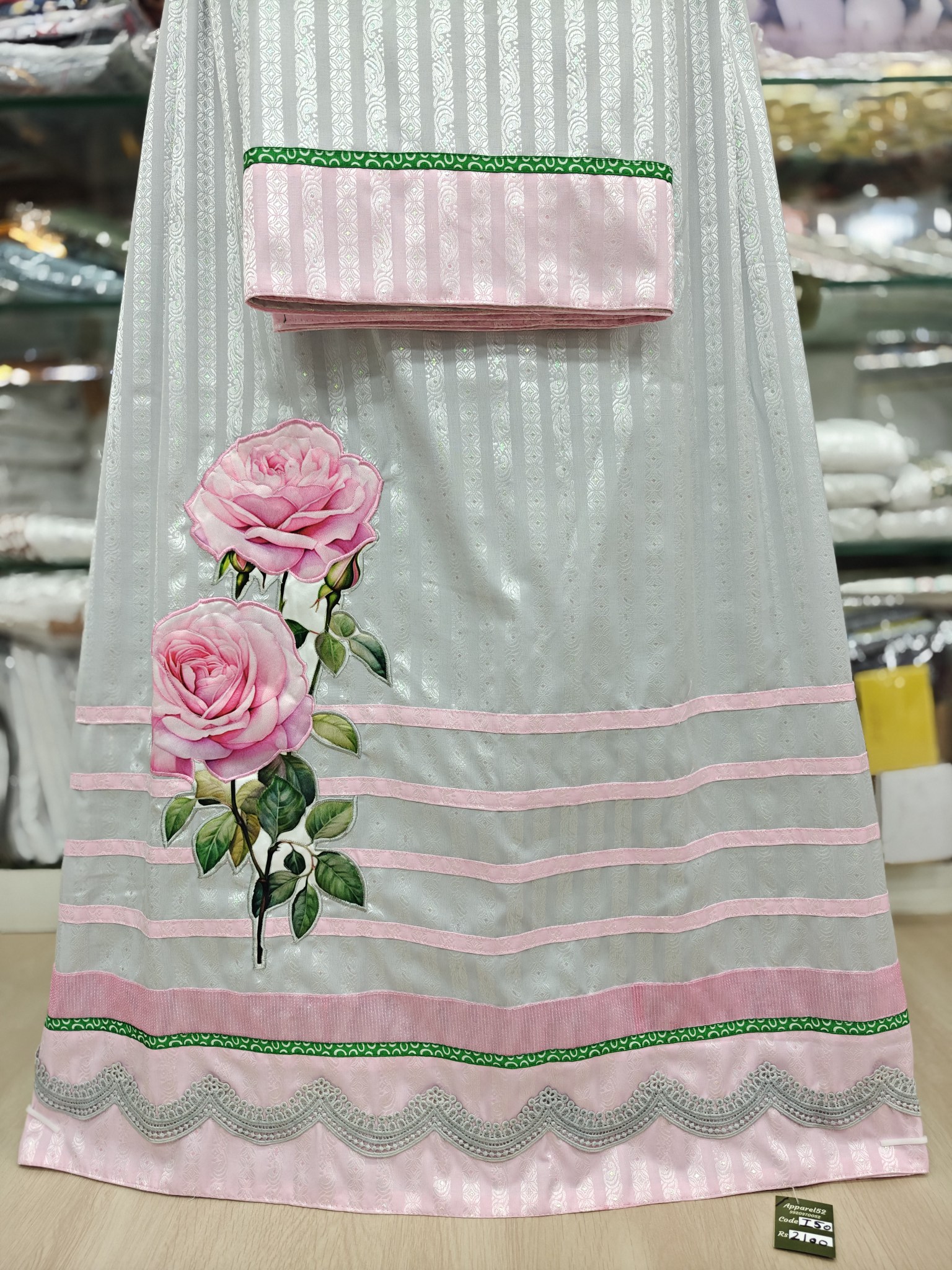  Self Print Cotton Fabric Rida with Flower Patch
